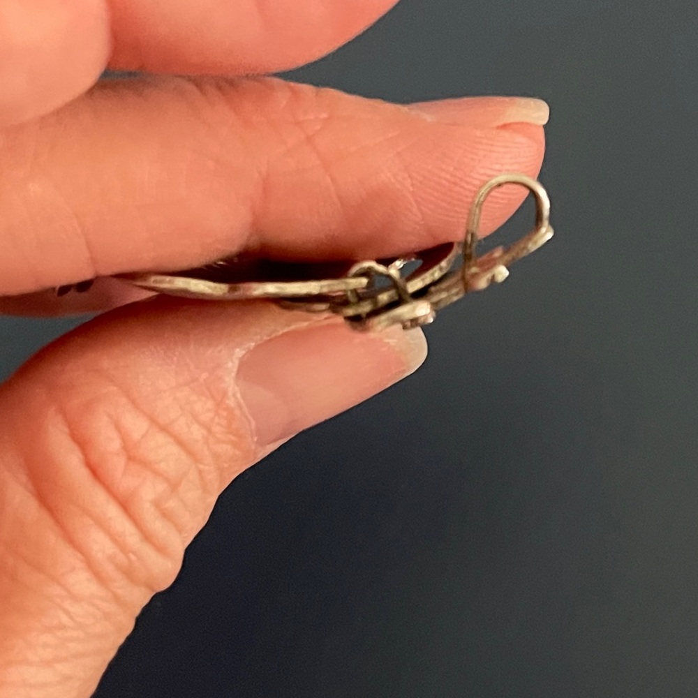 Silver Wiggle Piggie Pendant - Picture 6 of 6